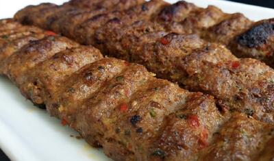 (ویدیو) طرز تهیه آدانا کباب ترکی، یک کباب کوبیده متفاوت و خوشمزه