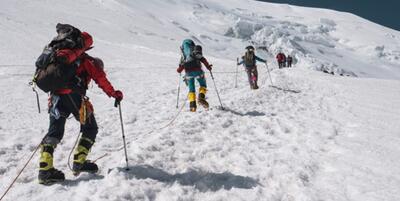 خبرگزاری فارس - اولین صعود زمستانه ایرانیان بر روی قلل ۷هزار متری+عکس