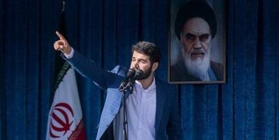 خبرگزاری فارس - میثم مطیعی در راهپیمایی 22 بهمن شعرخوانی می‌کند