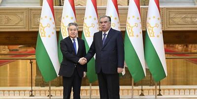 خبرگزاری فارس - تاکید «رحمان» بر تداوم تلاش‌ها برای حل مسائل مرزی تاجیکستان و قرقیزستان