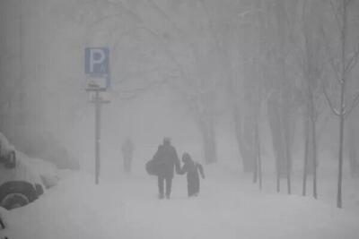 بارش سنگین برف، پایتخت روسیه را فلج کرد+ فیلم