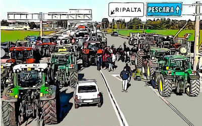 کشاورزان ایتالیا با وسایل نقلیه دست به اعتصاب زدند+ فیلم