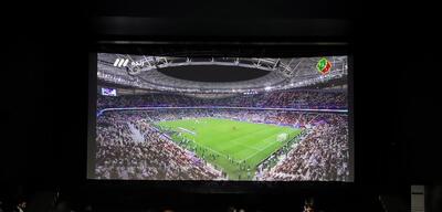 تصاویر| تماشای فوتبال ایران و قطر در مشهد