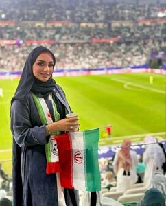 عکس/ زن حامی تیم ملی با حجاب و آرایش خاص | اقتصاد24