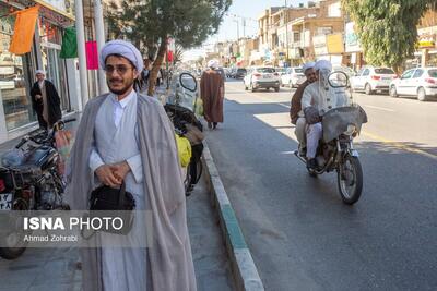 (تصاویر) عمامه گذاری طلاب در روز عید مبعث