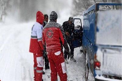 امدادرسانی و نجات ۱۲ مسافر گرفتار در تنگه تهلستان موگویی پس از ۱۸ ساعت
