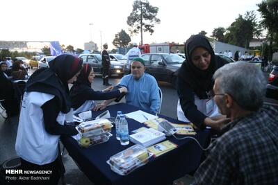 برپایی چادرهای سلامت در مسیر راهپیمایی ۲۲ بهمن