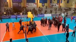 جنجال و کتک‌کاری  در لیگ برتر والیبال ایران / فیلم