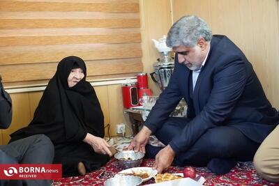دیدار فرماندار تهران با مادر شهید تفحص علیرضا شهبازی