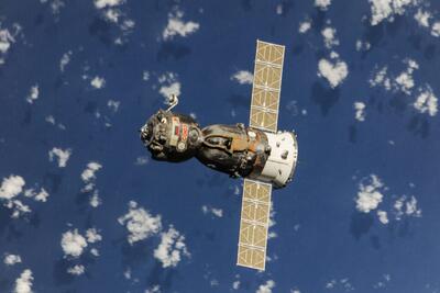 امروز در فضا: فضاپیمای سایوز 17 به زمین بازمی‌گردد