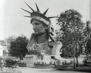۱۴۰ سال قبل؛ سر مجسمه مشهور آزادی امریکا در فرانسه!
