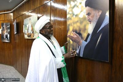 (تصاویر) بازدید رهبر شیعیان غنا از بیت امام خمینی