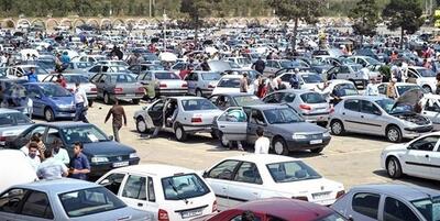 خبرگزاری فارس - سرگردانی مردم در بازار انحصاری خودرو و قیمت‌های نجومی