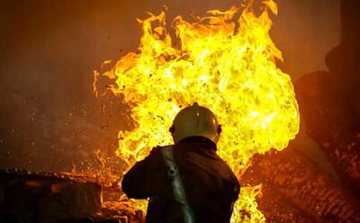 نجات جان ۷ شهروند در آتش‌سوزی از یک مجتمع مسکونی در یزد