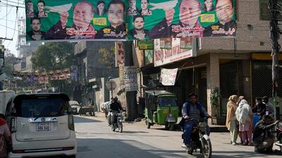 سفیر پیشین ایران در افغانستان: انتخابات پاکستان ارتش را به تله سیاسی انداخته است/ احتمال شورش اجتماعی طرفداران عمران‌خان