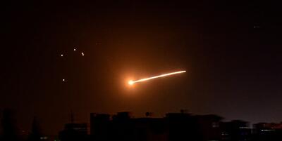 خبرگزاری فارس - مقابله پدافند هوایی سوریه با اهداف متخاصم در حومه دمشق