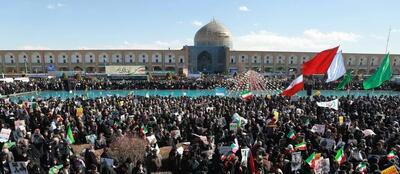 حضور پرشور اصفهانی ها در جشن ۴۵ سالگی انقلاب اسلامی