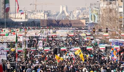 خبرگزاری فارس - فیلم| حضور مردم تهران در راهپیمایی 22 بهمن