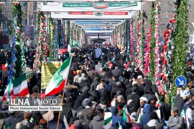 ایرانیان ۴۵ سالگی انقلاب را جشن گرفتند