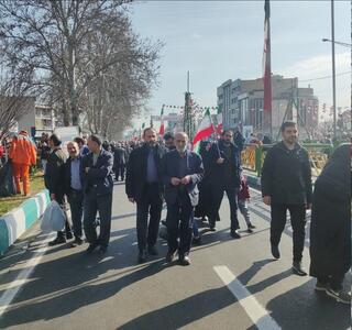 شریعتمداری: راهپیمایی ۲۲ بهمن و حضور در انتخابات هر دو برای تایید نظام است