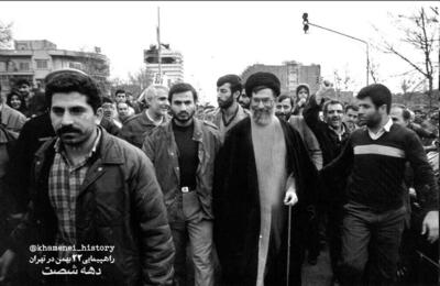 حضور حضرت آیت‌الله خامنه‌ای در راهپیمایی ۲۲ بهمن دهه ۶۰