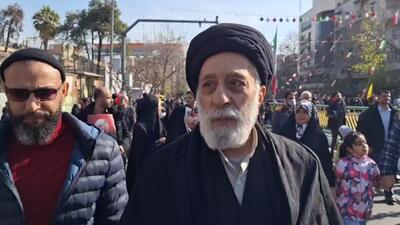 خامنه‌ای: حضور مردم در راهپیمایی نشانه علاقه به کشور و انقلاب است