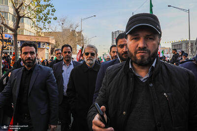 حضور شخصیت ها و مسئولین در راهپیمایی 22 بهمن