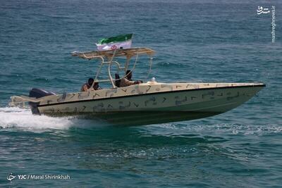 ببینید |  مانور شناورهای تندروی بسیج دریایی در خلیج فارس