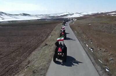 رژه تراکتورها به مناسبت ۲۲ بهمن در شهرستان اهر