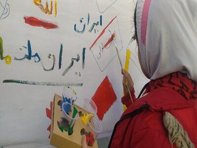 غرفه نقاشی کودکان با موضوع «من رای می‌دهم» در سنندج
