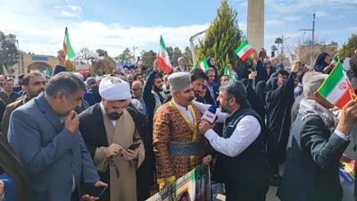 شیرازی‌ها گل کاشتند/ نمایش وحدت اقشار مختلف در جشن پیروزی انقلاب