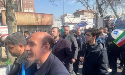 غریب‌آبادی: مردم ایران پای انقلاب و آرمان‌های آن ایستاده‌اند