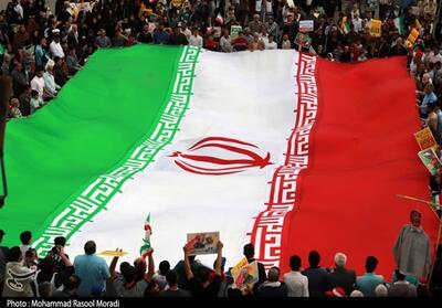 جشن چهل و پنجمین سالگرد پیروزی انقلاب اسلامی از جوار سواحل خلیج فارس - تسنیم