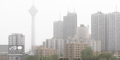 خبرگزاری فارس - تنفس شهروندان پایتخت نشین در هوای آلوده