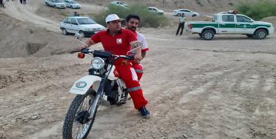 خبرگزاری فارس - جست‌وجو برای یافتن پدر و فرزند در ارتفاعات خوروبیابانک ادامه دارد