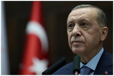 پاک کردن بینی اردوغان محافظانش را به دردسر انداخت!+ فیلم