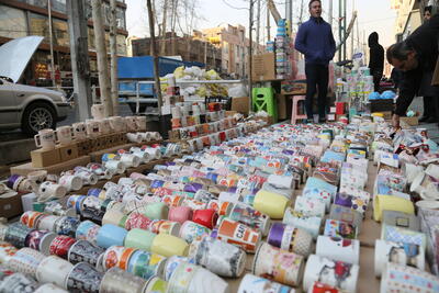 چطور دستفروشان یکی از مهمترین خیابان های تجاری تهران را تسخیر کردند؟ | راه حل مواجهه با این پدیده فراگیر