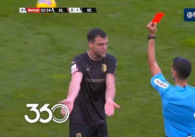 شیطنت عجیب و غریب یک بازیکن در لیگ برتر پرتغال/ داور کارت قرمز نشان داد! +ویدیو