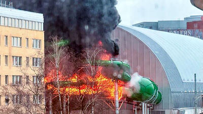 فیلم آتش‌سوزی هولناک پارک آبی سوئد / 13 نفر سوختند