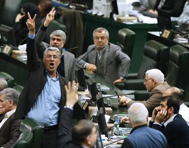 حمله سایبری، رای‌گیری مجلس را قیام و قعودی کرد + ویدیو