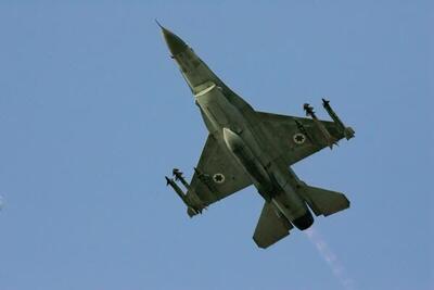جنگنده‌های اسرائیلی حملاتی را علیه جنوب لبنان آغاز کردند