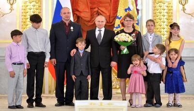 پوتین از روس‌ها خواست فرزندان بیشتری داشته باشند؛ «دو فرزند حداقلی است»