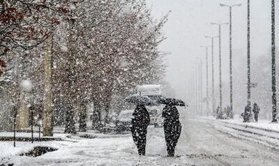 بارش برف در روستای چرمله از توابع سنقر و کلیایی