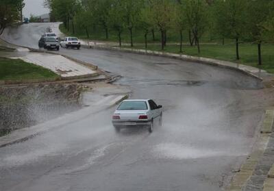 بارش باران در تمام محورهای لرستان/ ریزش سنگ در جاده‌های 3 شهرستان - تسنیم