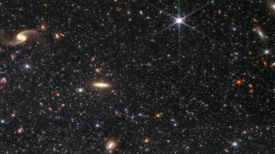 تلسکوپ فضایی جیمز وب تاریخچه یک کهکشان نخستین از زمان مه‌بانگ را بازسازی می‌کند
