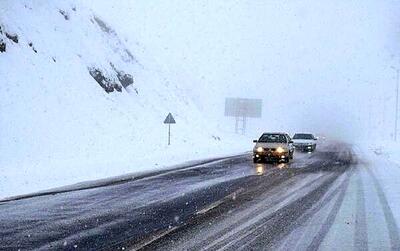 تداوم بارش برف و باران در 17 استان/ جاده چالوس تا سه‌شنبه مسدود شد