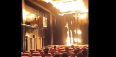 ببینید / واقعیت مجازی؛ تصاویر حیرت‌انگیز از آتش‌سوزی داخل سالن سینمای پنج بعدی