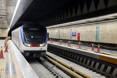 ببینید/ اقدام عجیب شهرداری تهران برای حضور نمایشی داعش در مترو و واکنش مسافران