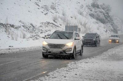 جاده‌های ۱۷ استان برفی و بارانی است | مسدود شدن ۲ جاده پرتردد شمال