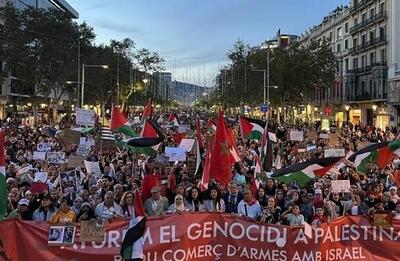راهپیمایی متفاوت در اسپانیا | تصاویر سخنگوی گردان عزالدین القسام و ارتش یمن در دستان تظاهرات کنندگان | ببینید